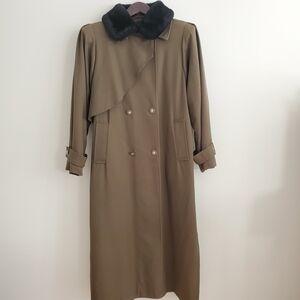 Laura Women's Wool Coat with Black Collar